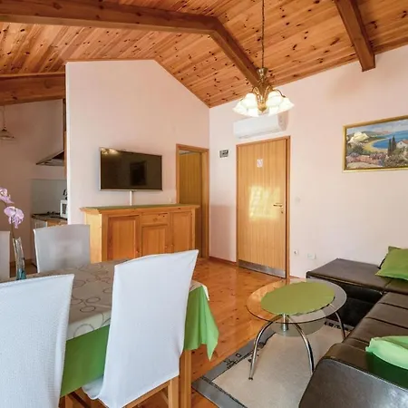 Beautiful In With Kitchen